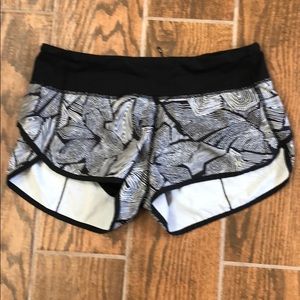 Lululemon size 6 shorts